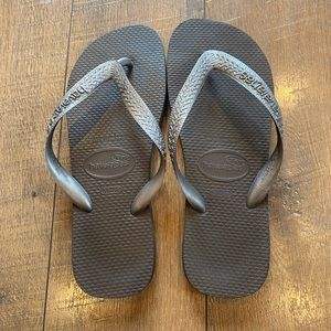 Havaianas Top Tiras Flip Flops Size 6 in Women’s